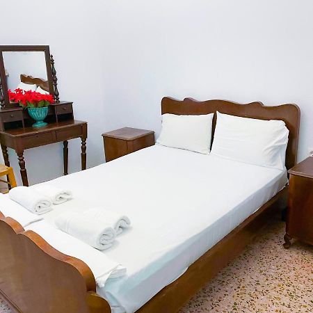 Katerina Beach Rooms Ándros Екстериор снимка