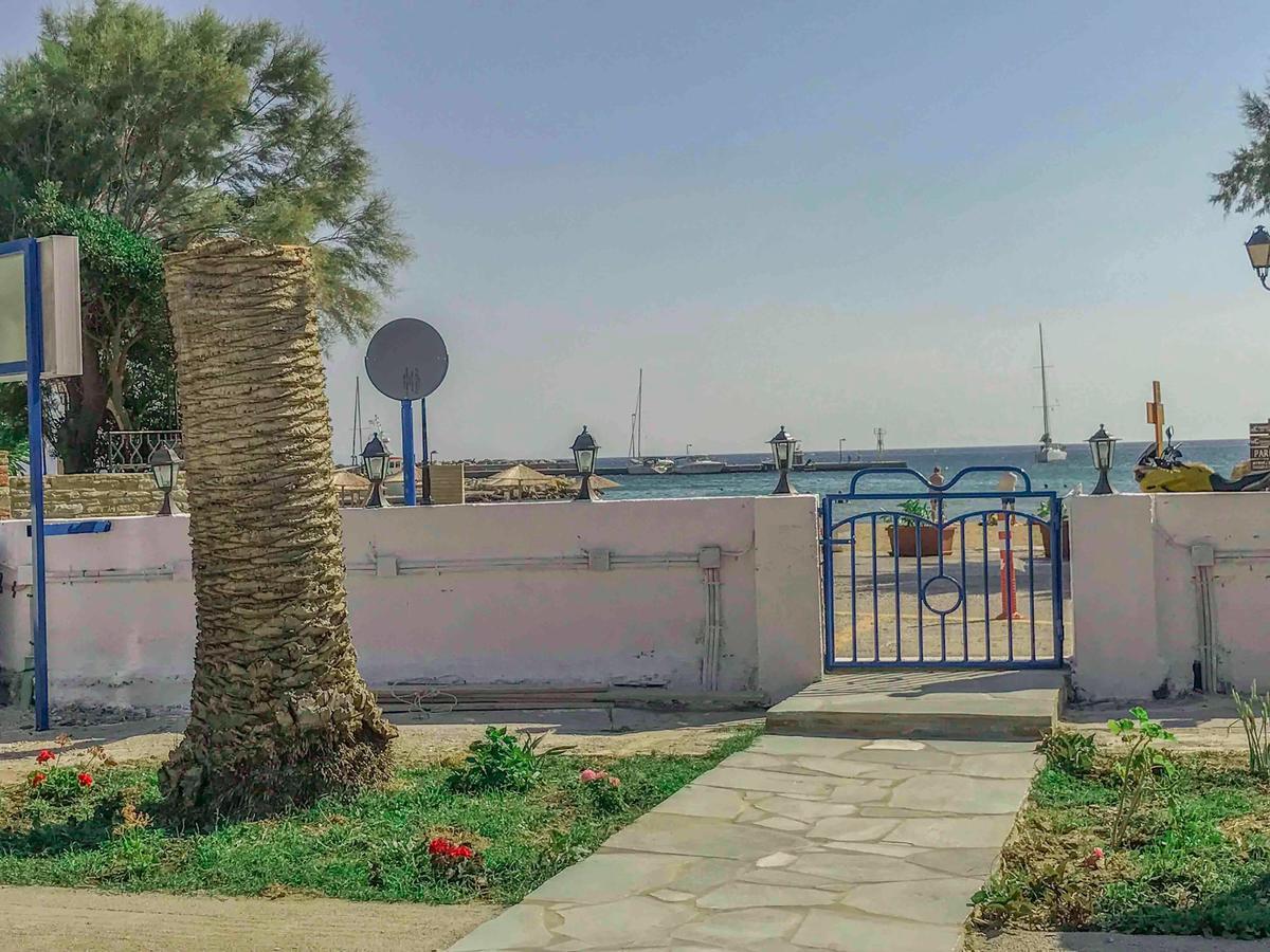 Katerina Beach Rooms Ándros Екстериор снимка