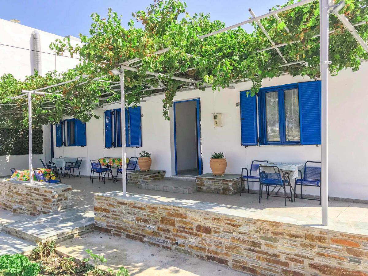 Katerina Beach Rooms Ándros Екстериор снимка