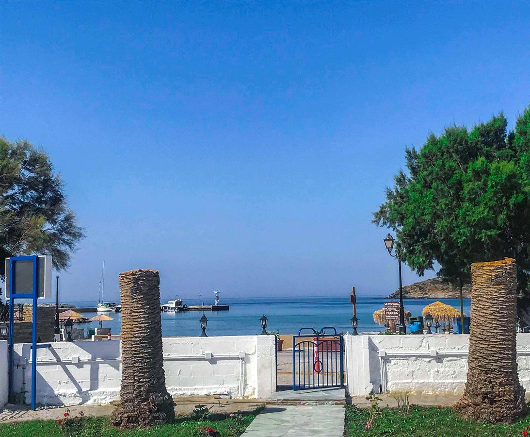 Katerina Beach Rooms Ándros Екстериор снимка
