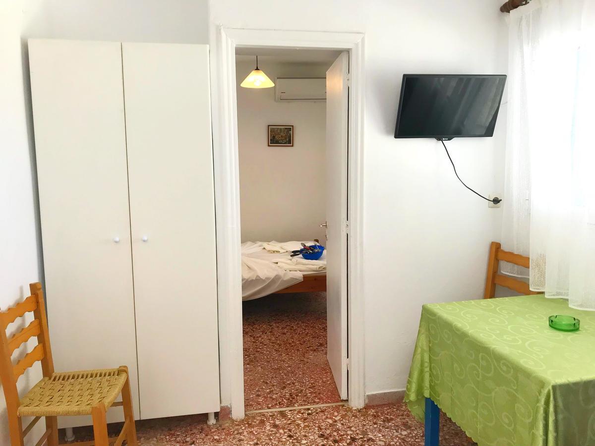 Katerina Beach Rooms Ándros Екстериор снимка