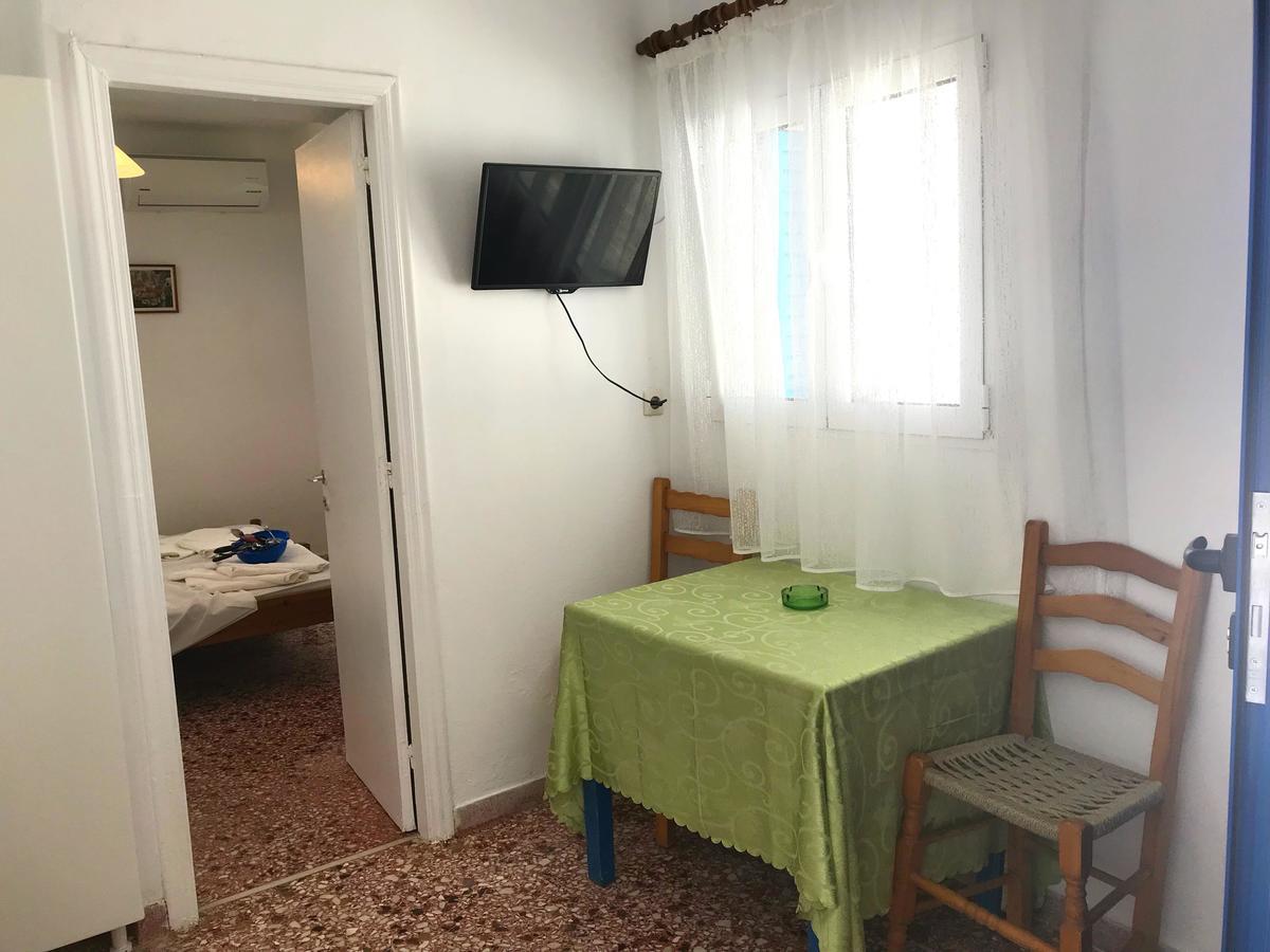 Katerina Beach Rooms Ándros Екстериор снимка