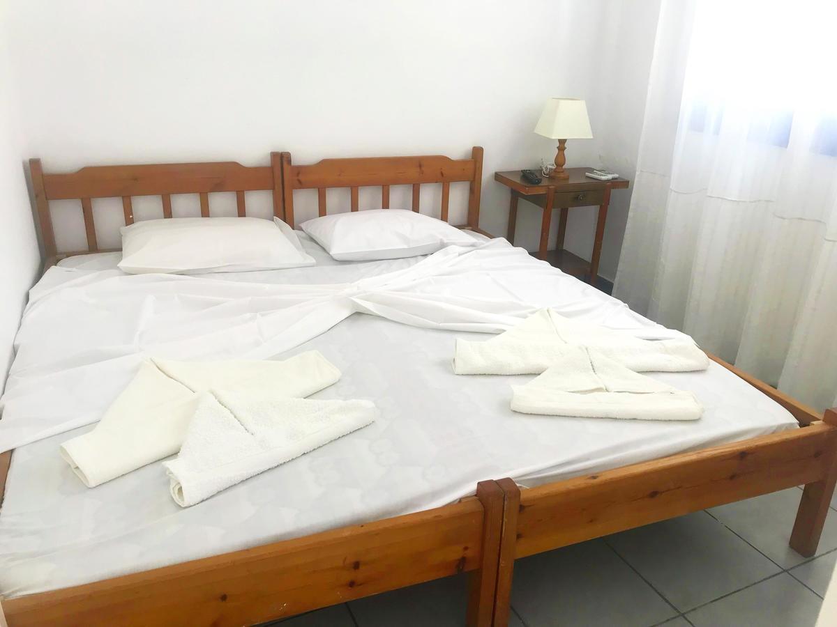 Katerina Beach Rooms Ándros Екстериор снимка